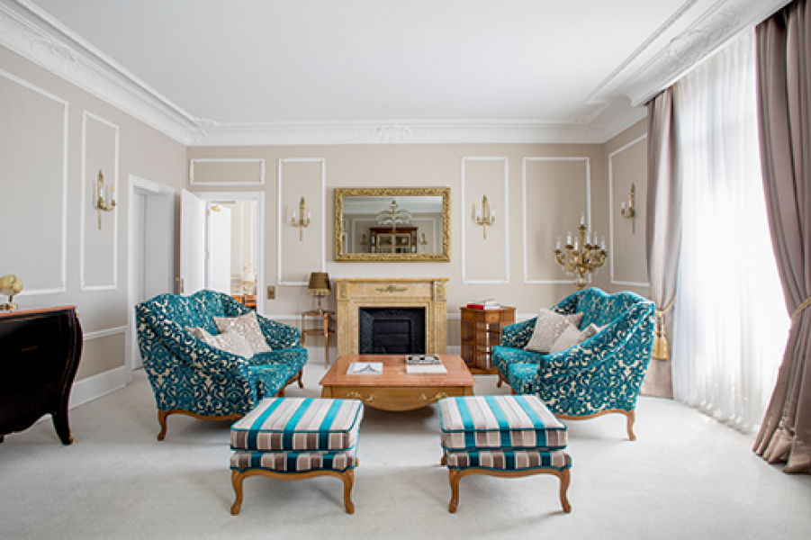 27. Suite Carlos R Zafon Living Area El Palace Barcelona