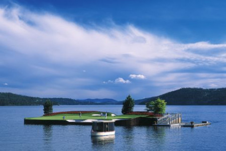 1 14th Putting.Putter