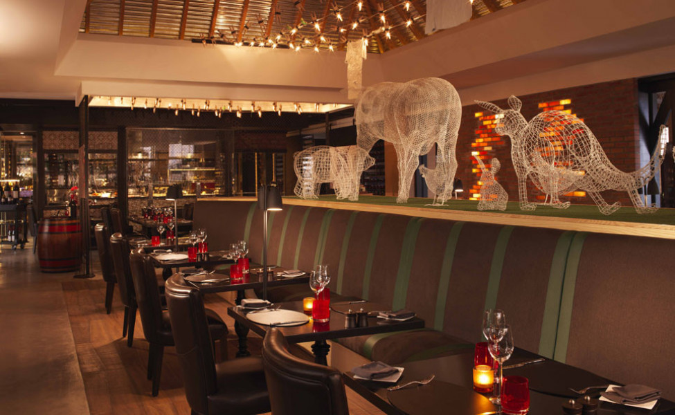 Anantara The Palm Dubai Resort Bushman's Restaurant Bar © Anantara Hotels, Resorts & Spas