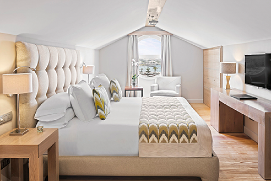 Bahia del Duque Suite Imelda Bedroom