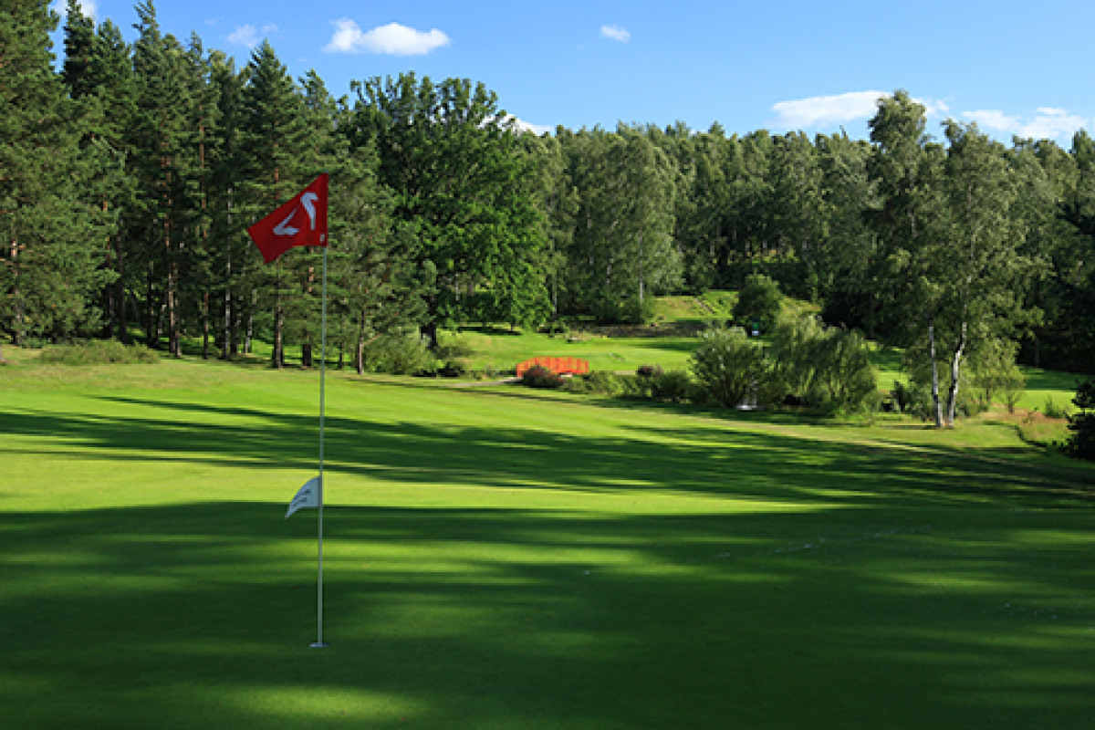 Pohled od greenu 21.jamky