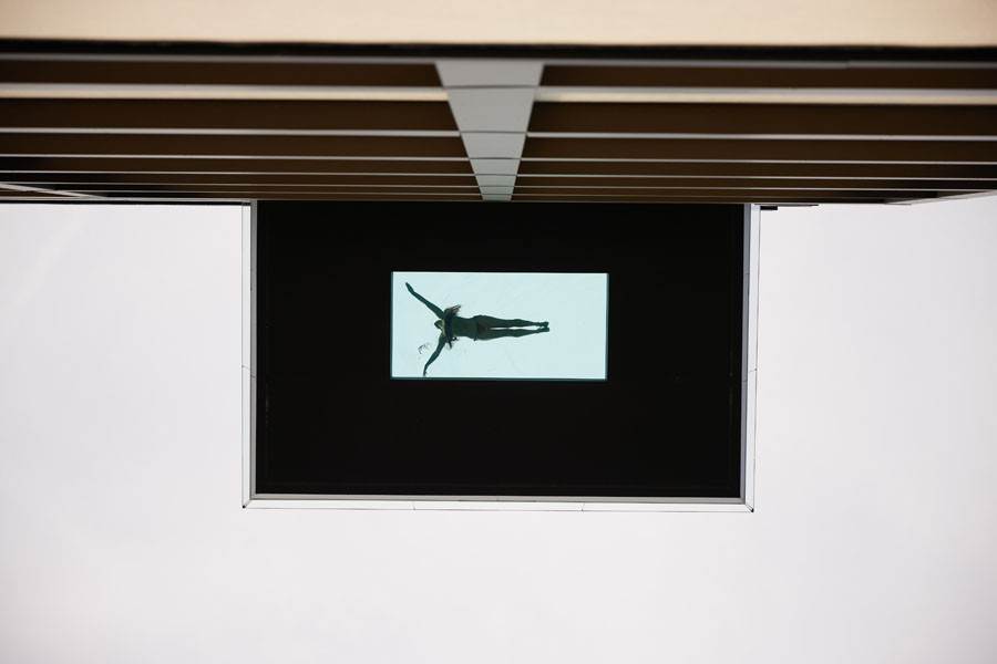 hotel freigold sky pool glasboden2 0817 alexander kaiser