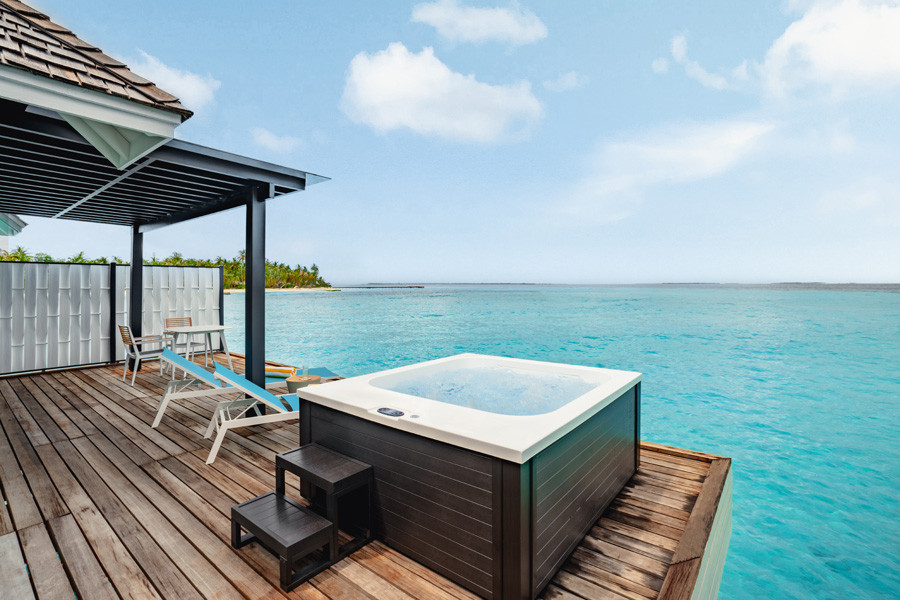 3 Nova Maldives Watervilla with jacuzzi 4