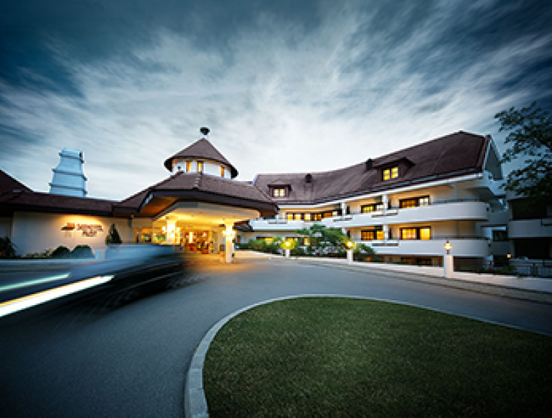 34173 08a hotel rust