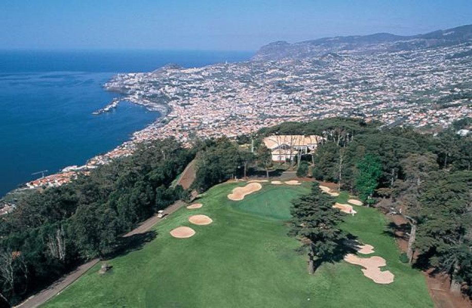 12 Madeira Golfclub Palheiro Drive mit Blick auf Funchal