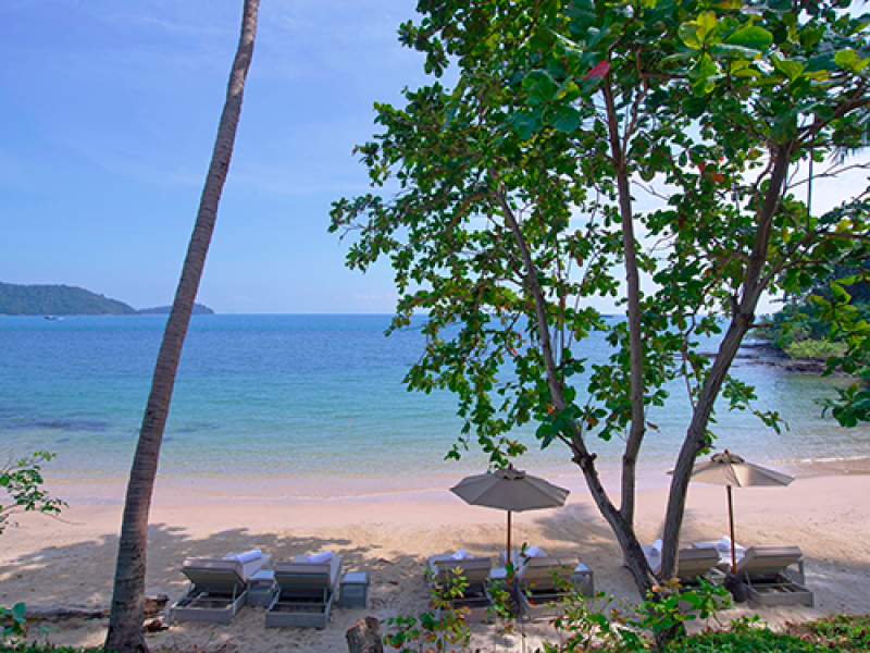 Amatara Resort Wellness beach sun decks2