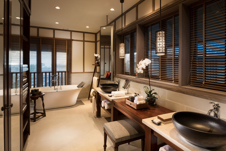 One Bedroom Lagoon Pool Villa Bathroom © Anantara Hotels, Resorts & Spas (3)