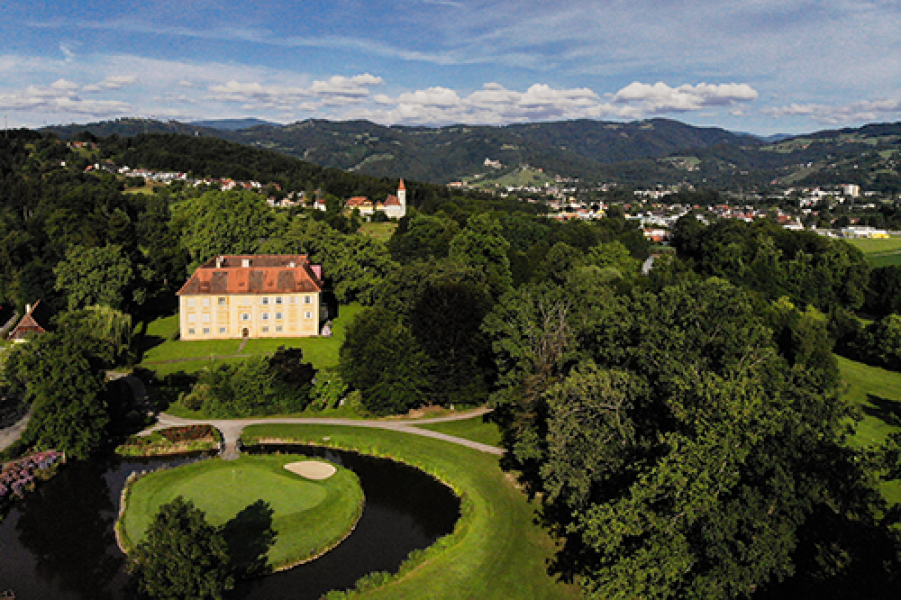 Schloss plus Umgebung