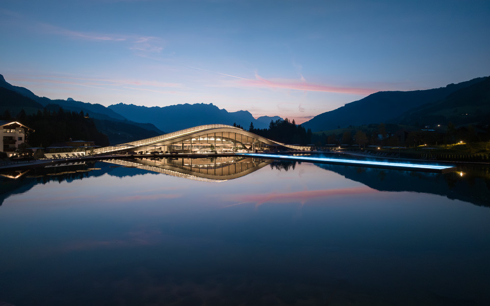 Krallerhof Blue Hour Infinity Atmosphere01