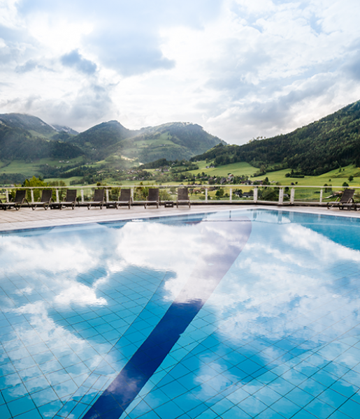 Schloss Pichlarn Aussenpool 4 c Schabetsberger