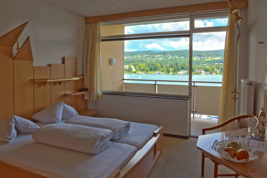 Room1