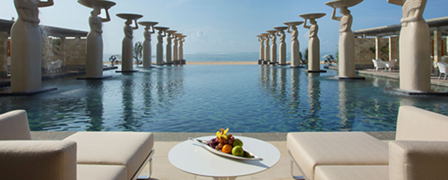 the mulia the oasis pool